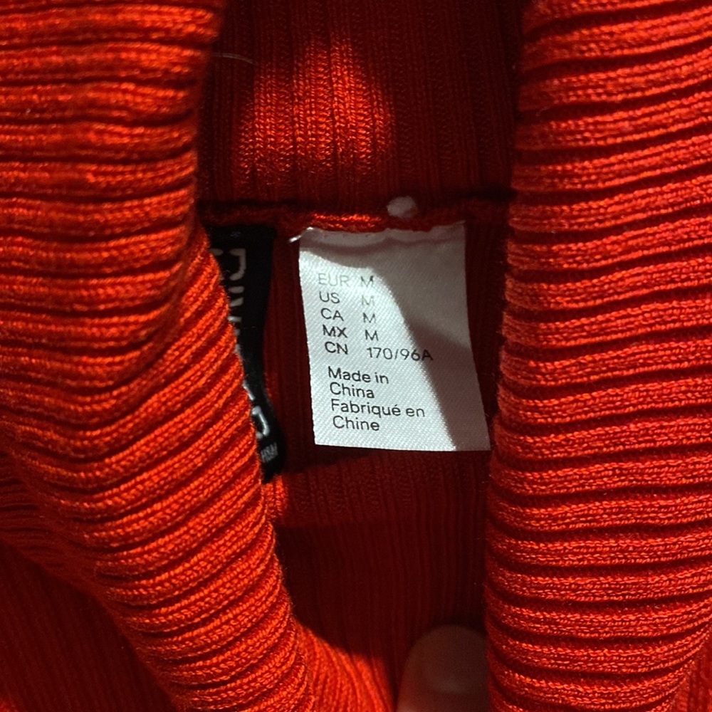 Turtle neck! - Picture 2 of 2